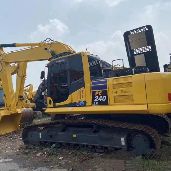 Excavadora com motor Cummins modelo 245Y de segunda mão