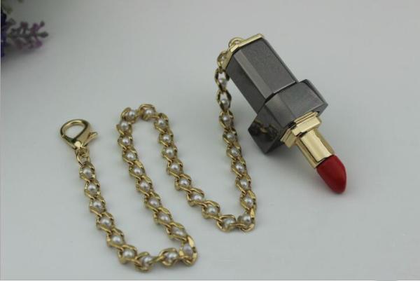 2019 Latest fashion leather bag ladies handbag light gold decorative lipstick locks with metal chain