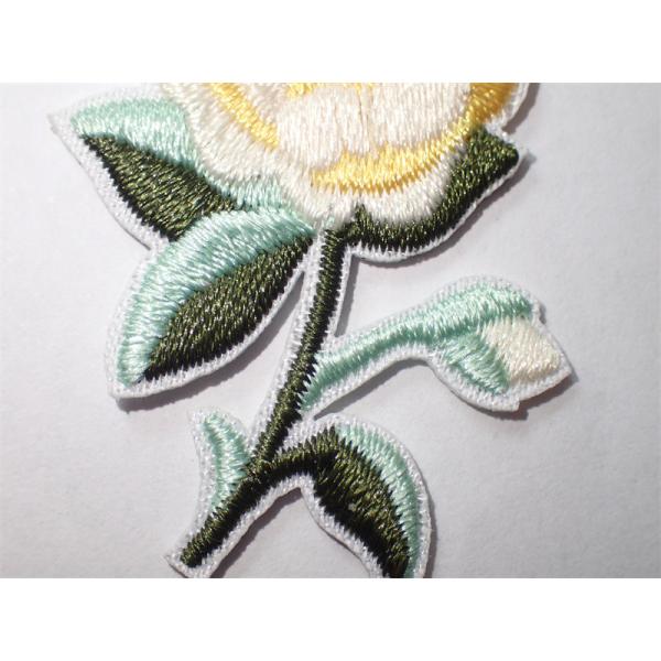 Изготовленные на заказ вышитые цветки шьют или утюжат на заплате для Applique одежды