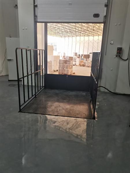 Hydraulic Dock Lift Scissor Platform 2000*3000mm 4500KG Payload On Warehouse Loading Bay