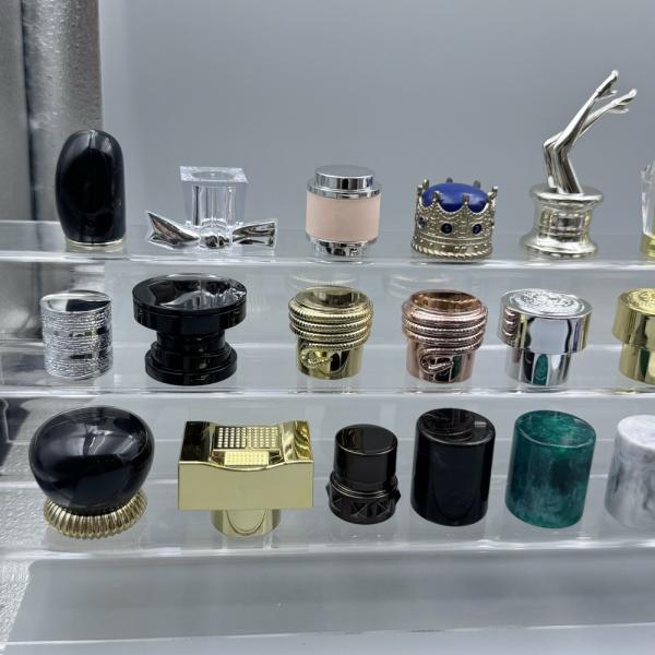 15mm ABS Plastic Perfume Crown Cap with Iron Metal Pump for Non-Refillable Bottle Closures in Cosmetics Industry