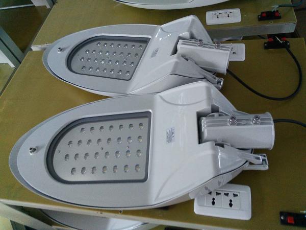 O universal usou-se morre dispositivos elétricos claros de rua do diodo emissor de luz do alumínio de carcaça para a estrada & a área industrial