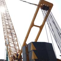 Grúa para la construcción 220 toneladas para el campo de minería / grúa hidráulica de malla para la construcción