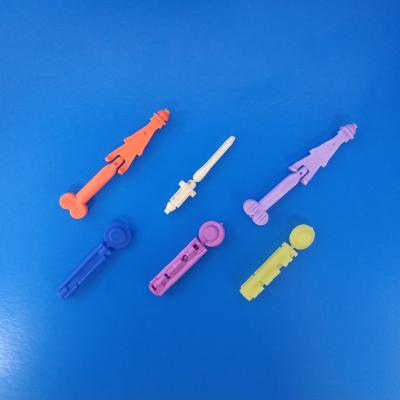 Ligne de production intégrée pour les aiguilles de prélèvement de sang courantes avec une efficacité de production élevée, une qualité élevée et un débit rapide