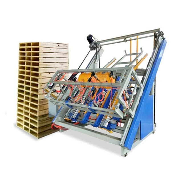 Машина гидравлического паллета стрингера CNC деревянного главная пригвождая