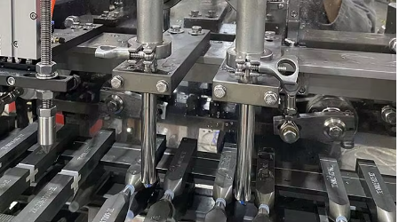 Fully Automatic High Speed Three Servo Food Beverage Chemical Pouch Filling Horizontal multifunctional packaging machine