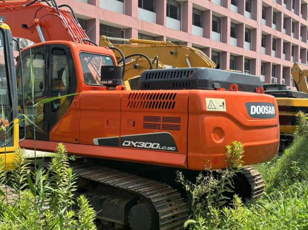 Used Doosan DX300 Excavator 2 Buckets 35ft Max Reach Included  Ready To Work