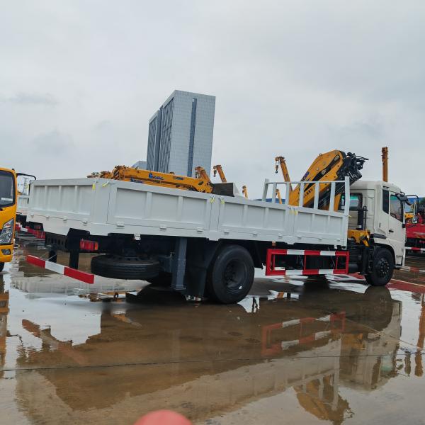 Dongfeng KR Truck With XCMG 360 Degree GSQZ160 8Ton Folding Boom Crane