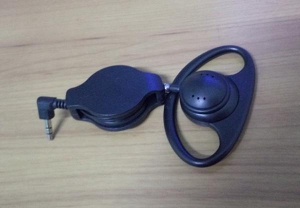A single-sided earphone with retractable cable for conference system or tour guide systems