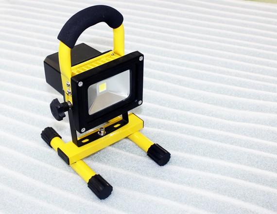 5W/10W/20W outdoor led lights and easy moving car Led lighting in emergency IP65 supplier