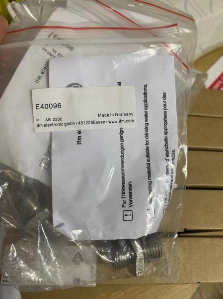 IFM E40096 Adaptateur à vis pour capteurs de processus 5 Connexion interne au fil