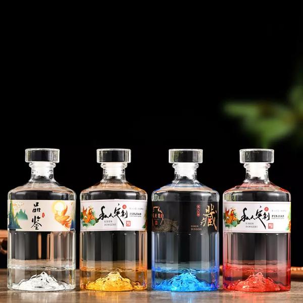 Custom Design Glass Bottle for Vodka 375ml 500ml 700ml 750ml Base Material