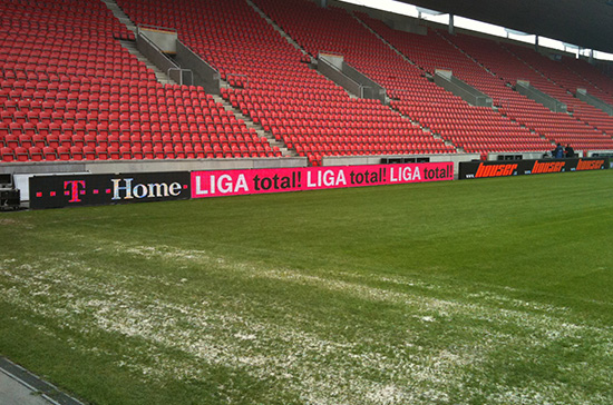 IP40 Sports Perimeter LED Display 6500cd/Sqm Outdoor ETL FIFA Stadium Standard