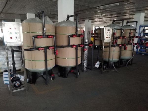                 Salt Water Softening Machine Automatic Electronic Resin Hard Water Softener System for Home or Industrial             