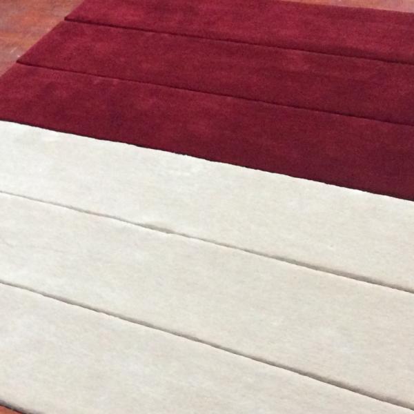 Medium Pile Handmade Tufting White Color Carpet and Rug Custom Design for Modern Style