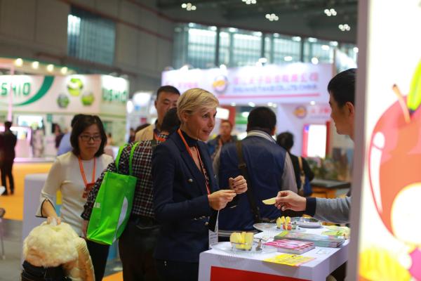 Fruits Industry Enterpises Cooperation Fair  for Importers and Exporters Gathering in China