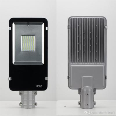 luzes solares de alumínio de 10W polo posto, controlador posto solar do telecontrole da lâmpada de rua