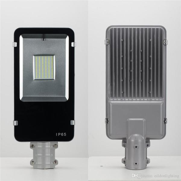luzes solares de alumínio de 10W polo posto, controlador posto solar do telecontrole da lâmpada de rua