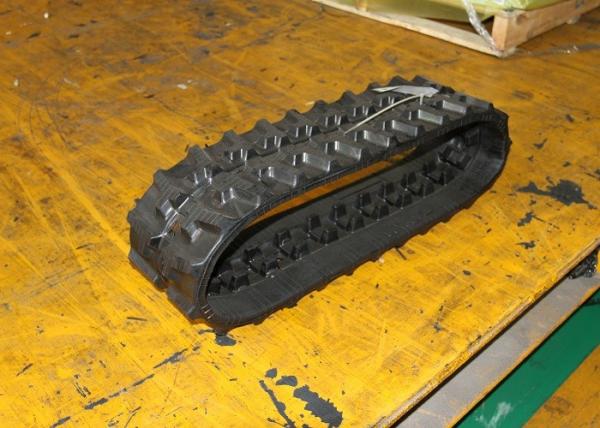 Mini CAT Excavator Rubber Tracks For Small Construction Machinery