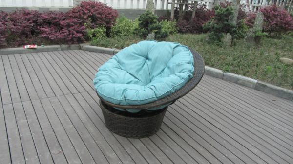 Round shape garden daybed wicker rattan beach swivel chair in all weather
