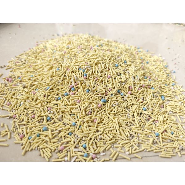 Plant fibre yellow cat litter with fast clumping low dust and superior odor control available in bulk packaging and multiple scent varieties