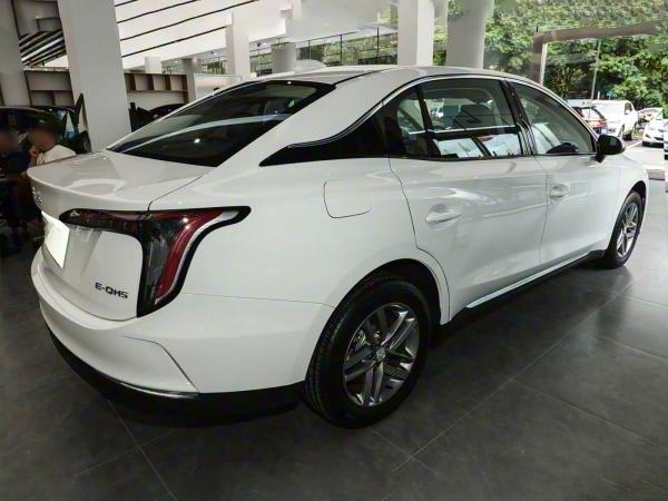 Hongqi EQ-M5 Popular Used Cars with Front-Wheel Drive and Main and Passenger Seat Adjustment Methods Fixed-ratio transmission