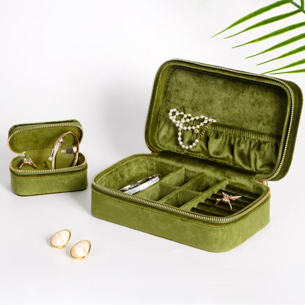 Green Velvet Jewelry Box Custom Gift Box Durable With Metal Lock