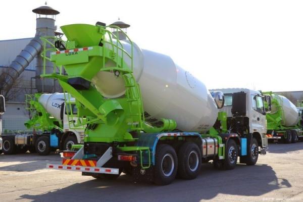 Fukuda Auman ETX 340 horsepower 8X4 7.87 square concrete mixing truck