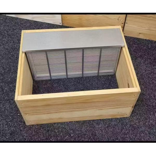 Wholesale Galvanized Italian Queen Bee Controller Single Frame  for Bee Farm Apiculture Equipment Tools Beekeeping Equipment