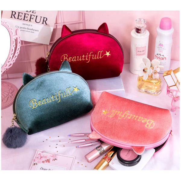 Web celebrity small portable cute girl instagram style super fire goods large capacity plush makeup bags