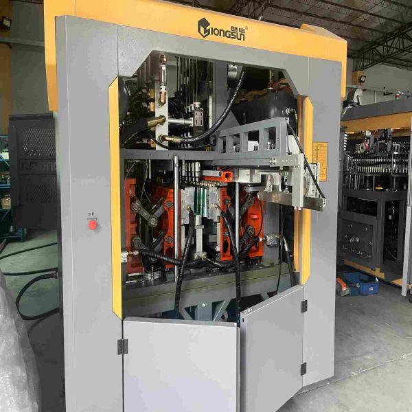 AI Driven Mineral Bottled Water Production Line Blow Moldiing Machine