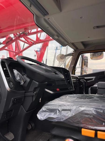 Stc800c5-8 80t Grue de camion Équipement de levage mobile de grue Vente directe avec pliage