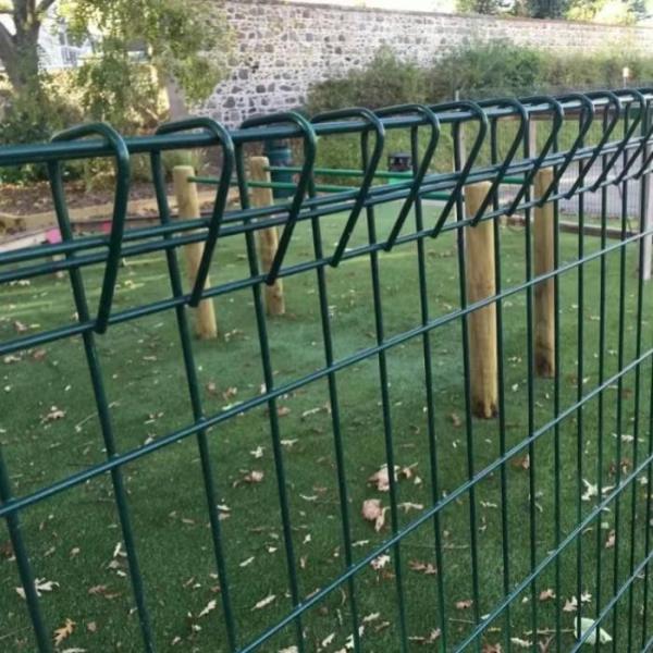 Hot Dip Galvanized 3D Curved Fence with 50x200mm Mesh Size and Sustainable Design