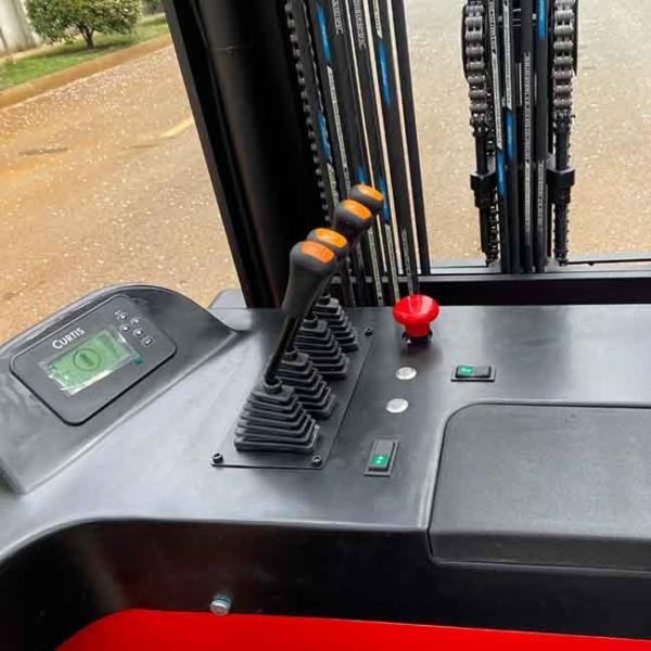 1.5T Electric Reach Truck Forklift CQD15B Stand Type Triplex 6m Mast