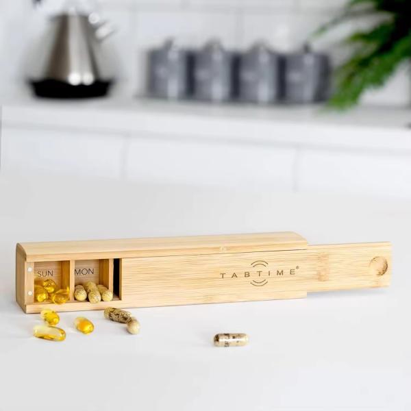 Wooden medicine box portable box Wooden daily mini portable travel medicine box vitamin storage
