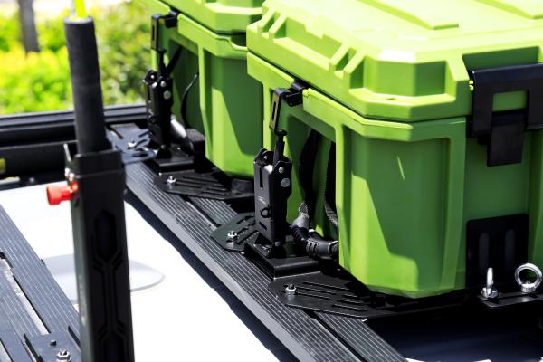 2023 Most Popular Tool Box Mounted on Car Roof Racks for Tools in Green Black Durable