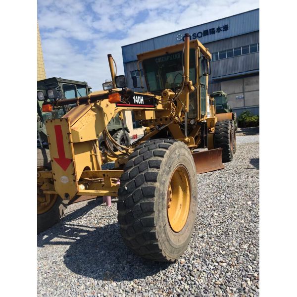 Original Color Used CAT 140H Motor Grader With Adaptable Blade Movement