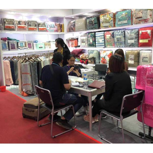 Минималистический сложенный микроволокно полиэстер хлопок гостиничный бытовой четырехкомпонентный постельный белье набор