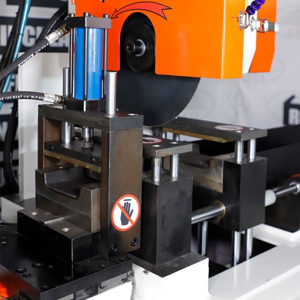 425CNC Automatic Pipe Cutting Machine for Iron Tube and Copper Tube