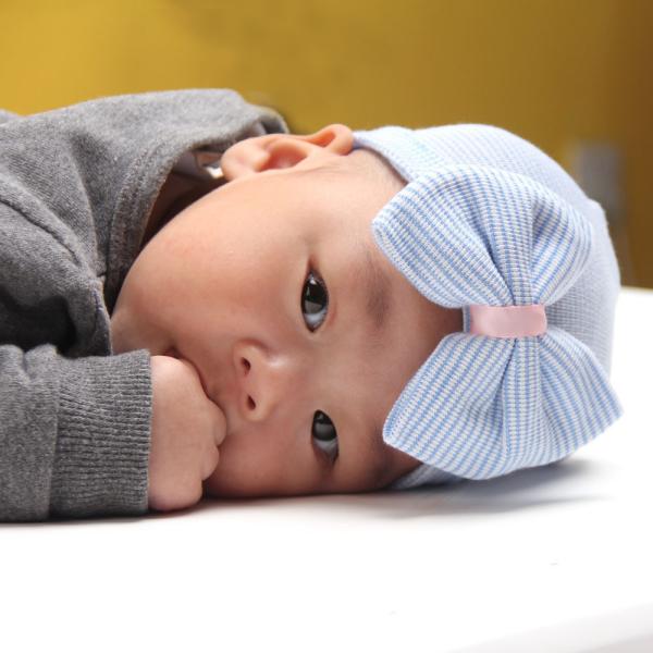 2022 Knitted Wool Baby Hat with Big Bow in Customized Color and Pattern Knitted
