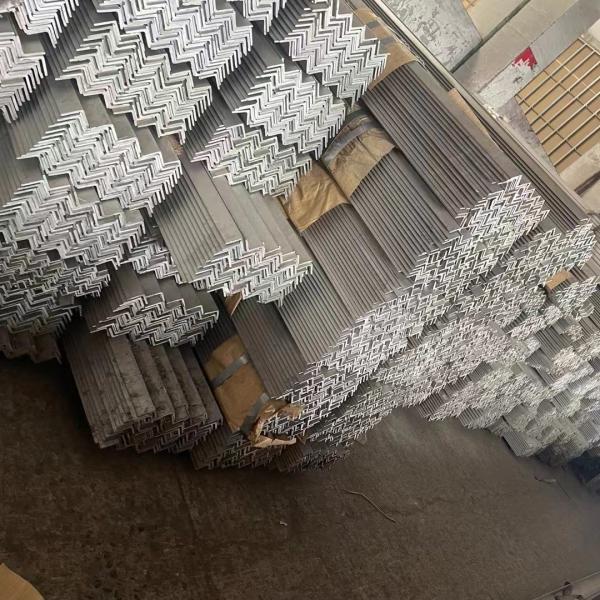 Barras de ángulo de acero inoxidable 304 / Barras de canal de acero inoxidable 304 Barras SS laminadas en caliente de 6 m de longitud