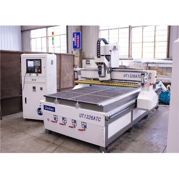 1800KG 20000mm/Min Unitec 1326のATC CNCのルーター機械