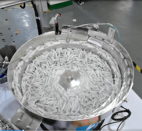 Good Quality High Speed Pins Screws Checker Weighing Packing Machine Vertical Wrapper Packaging Machine