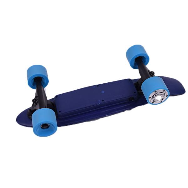 PP Material Electric Girl Power Skateboard 300W Motor 580MM Length