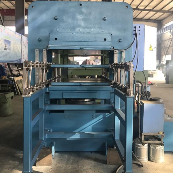 220 Máquina de fazer azulejos de borracha O equipamento imprescindível para fábricas