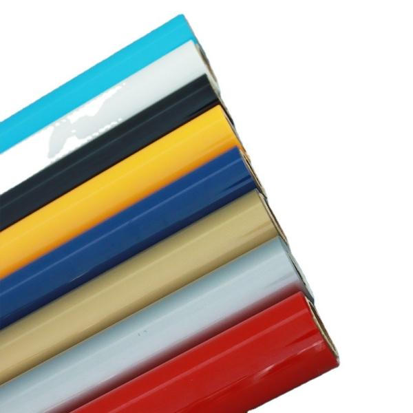 Красочная световая лента светит в темноте для модной спортивной одежды