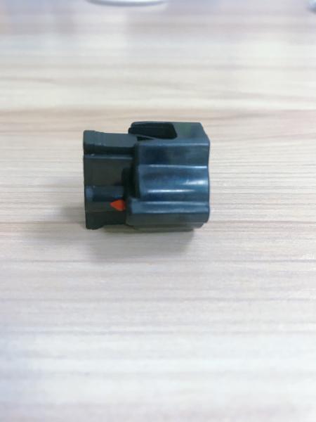 Black Female 2 Pin Automotive Electrical Connectors With Seal IP69K