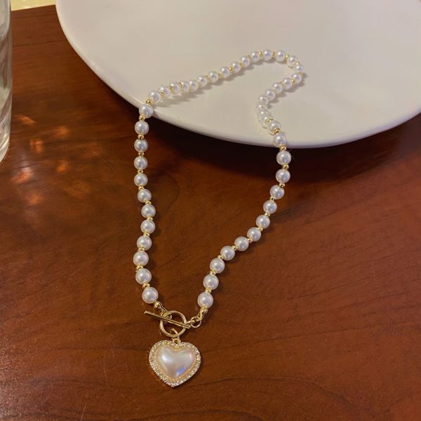 2025 New Product Launch Fashion Design Love Pendant Pearl Necklace Gentle Female Clavicle Chain