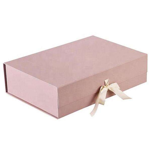 100g C1S Paper Magnetic Closure Gift Box , CCNB Custom Logo Gift Box Hot Stamping