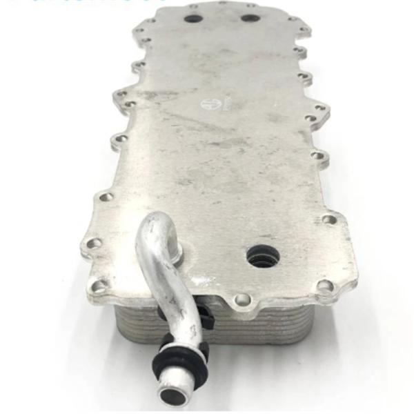 2010 Discovery 4 Land Rover Chassis Parts LR4 Engine Oil Cooler LR010754